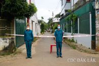 Thành phố Buôn Ma Thuột khẩn trương triển khai truy vết, lấy mẫu xét nghiệm toàn buôn Kô Sier để khống chế dịch bệnh